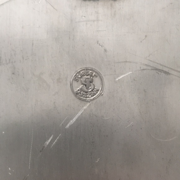 Vintage Collector's Plate Of Canada With Flags of The Canadian Provinces - Picture 8 of 17